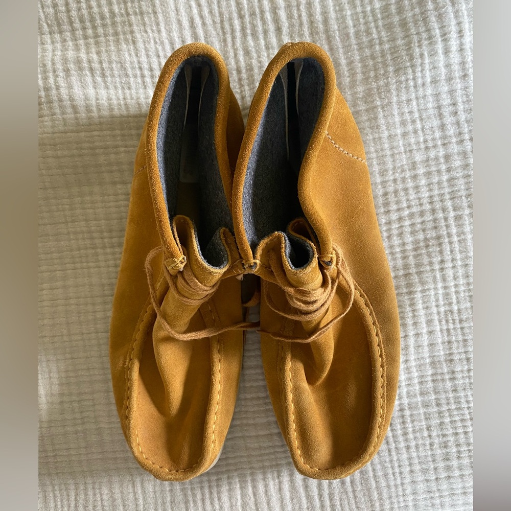 Clarks Original xtra light suede wallabees.